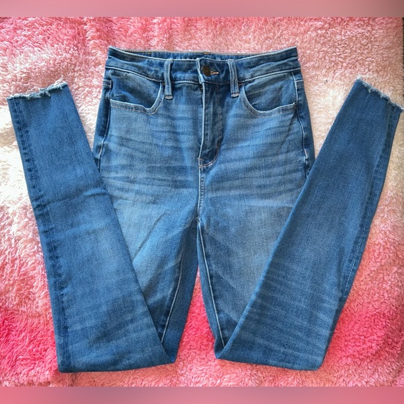 American Eagle Outfitters Denim - American Eagle Super High-Rise Jegging